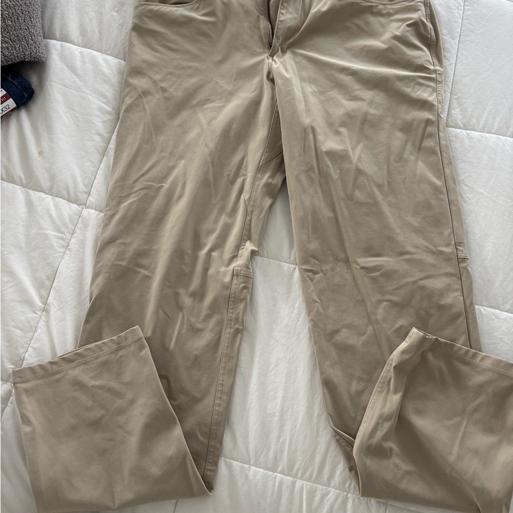 lululemon Men's ABC classic fit pants